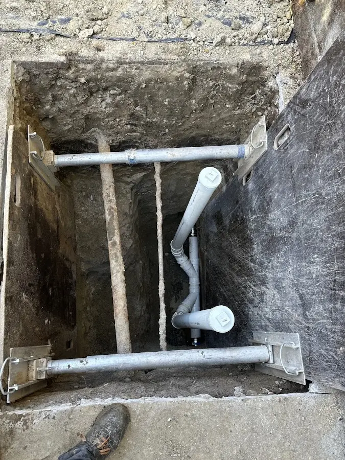Experienced plumber completing Drain Cleaning work in Midland